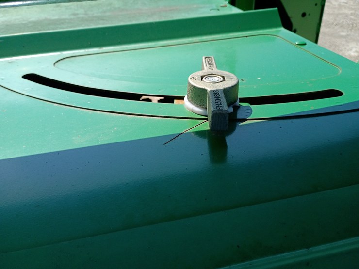 2013-john-deere-630-image-38