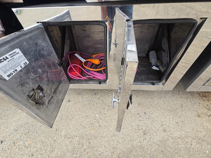 2017-western-star-5700xe-image-93