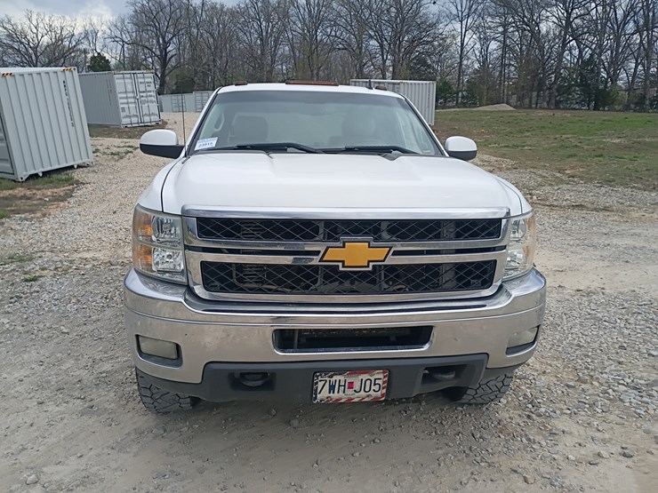 2013-chevrolet-2500-image-16