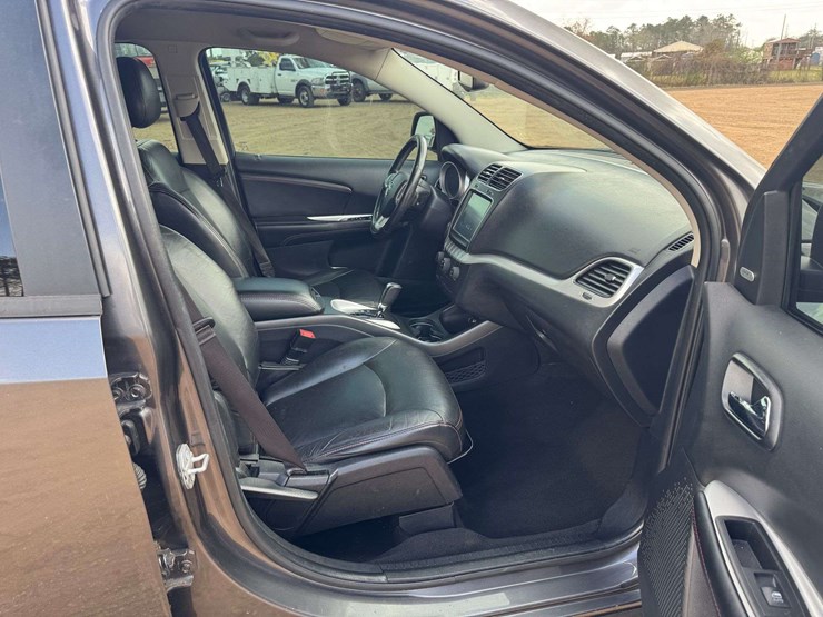 2015-dodge-journey-r/t-image-14