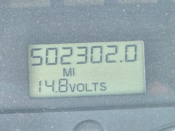 2005-freightliner-m2-106-image-46