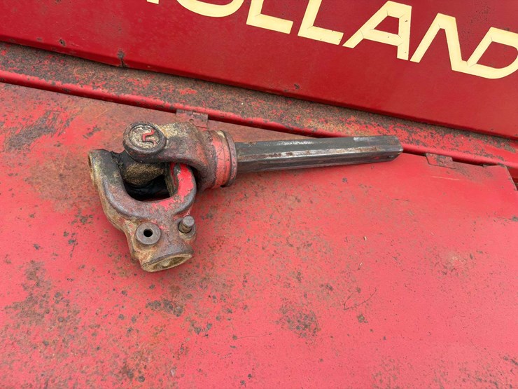 new-holland-326-image-19