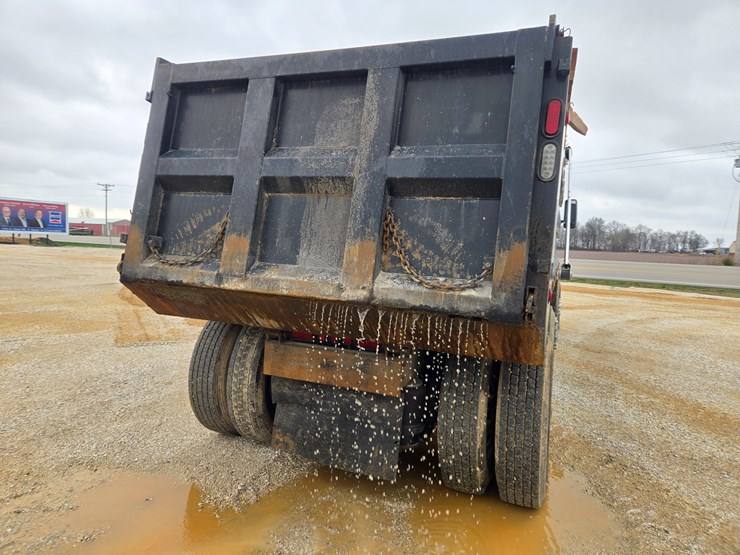 2014-kenworth-t660-image-17
