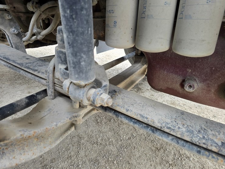 #22593-•-2016-mack-cxu613-pinnacle-sleeper-truck-image-32