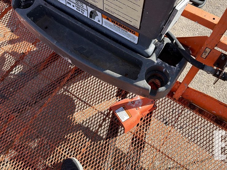 2014-jlg-600s-image-12