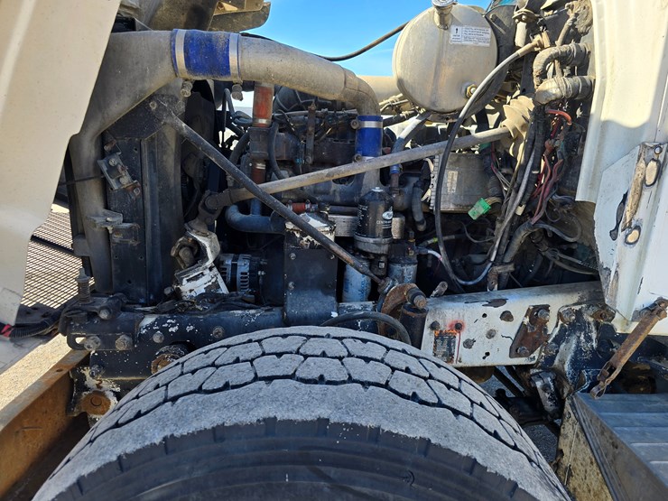 2001-mack-rd688s-image-25