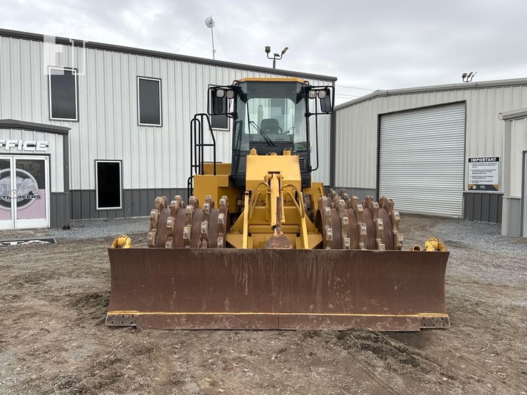 2015-caterpillar-815f-2-image-7