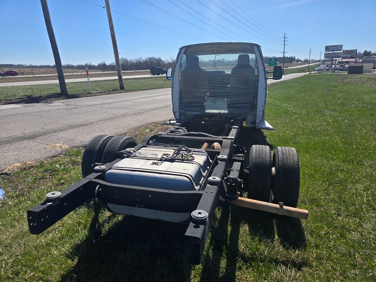 2016-ford-e450-image-9
