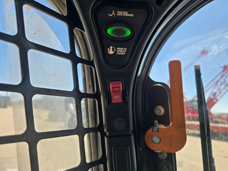 2020-bobcat-t770-image-53