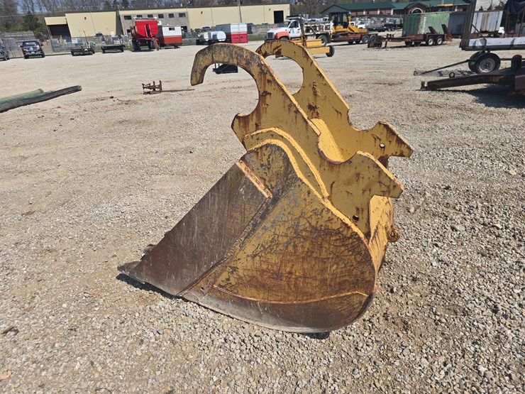 caterpillar-30-image-2