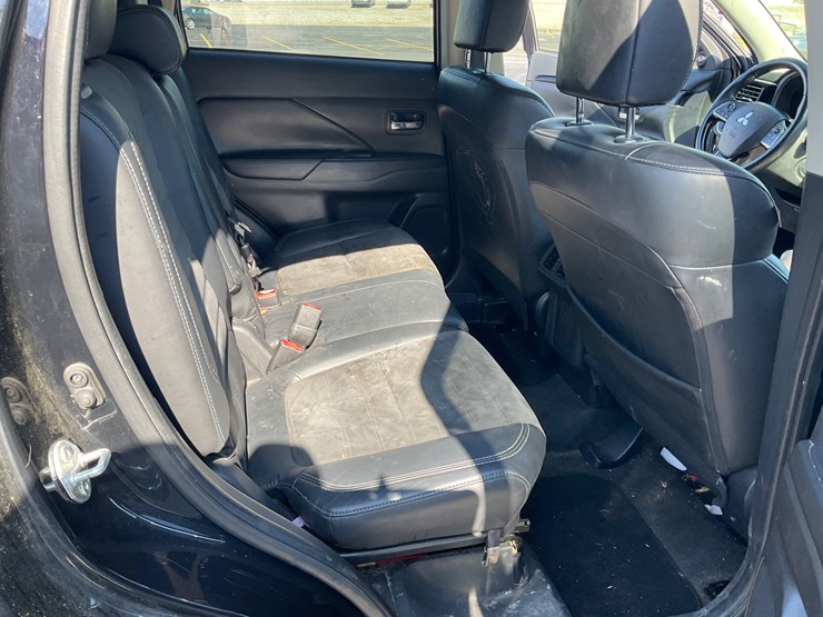 2019-mitsubishi-outlander-image-11