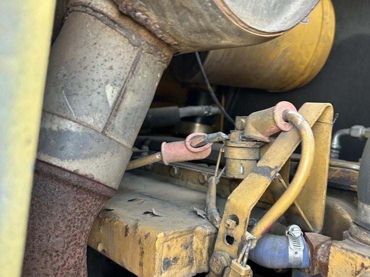 2000-caterpillar-938g-image-28