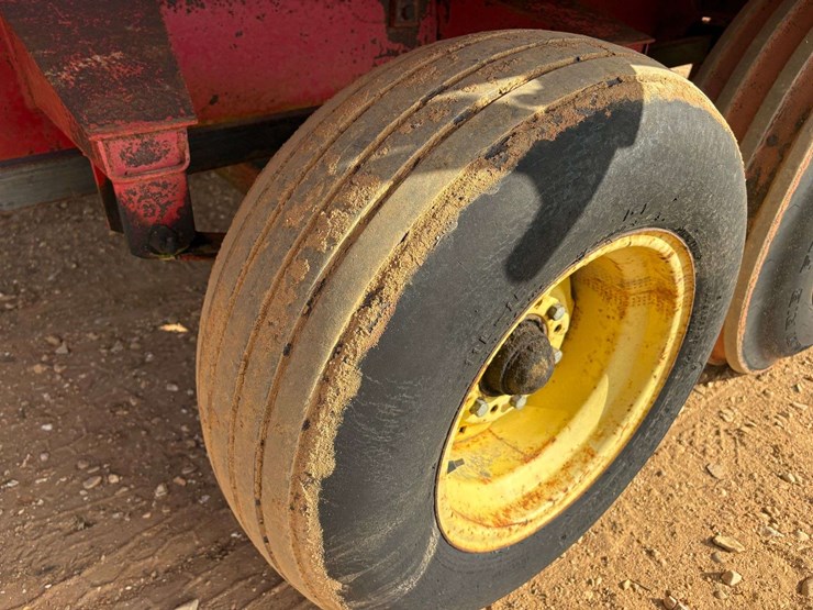 new-holland-1033-image-20