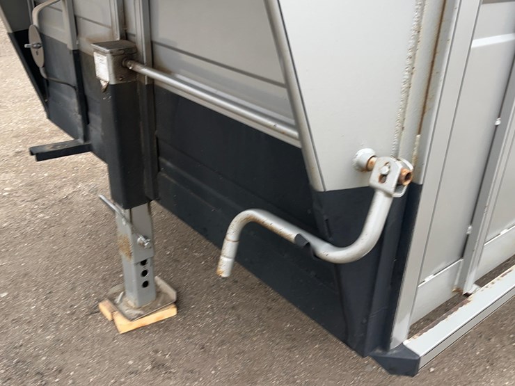 2013-titan-trailer-image-29