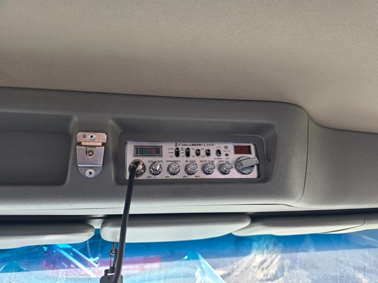 2019-peterbilt-567-image-78