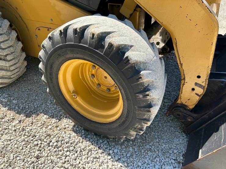 caterpillar-246c-image-12