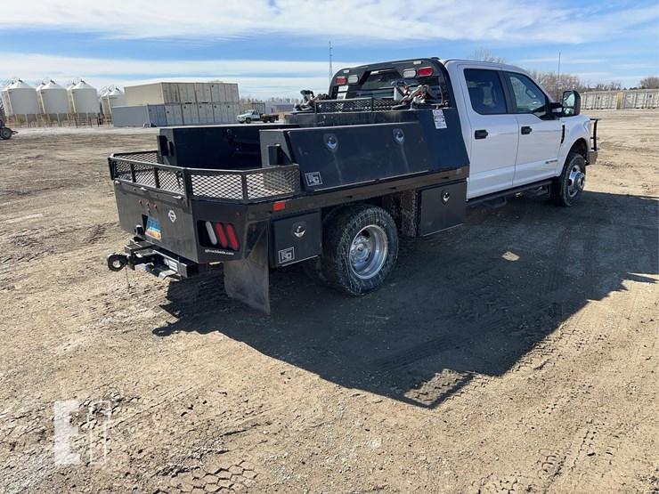 2021-ford-f350-xl-image-4