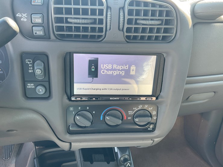 2004-chevrolet-blazer-image-16