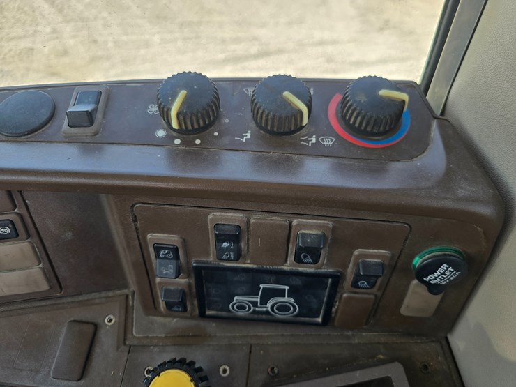2002-john-deere-6220-image-52