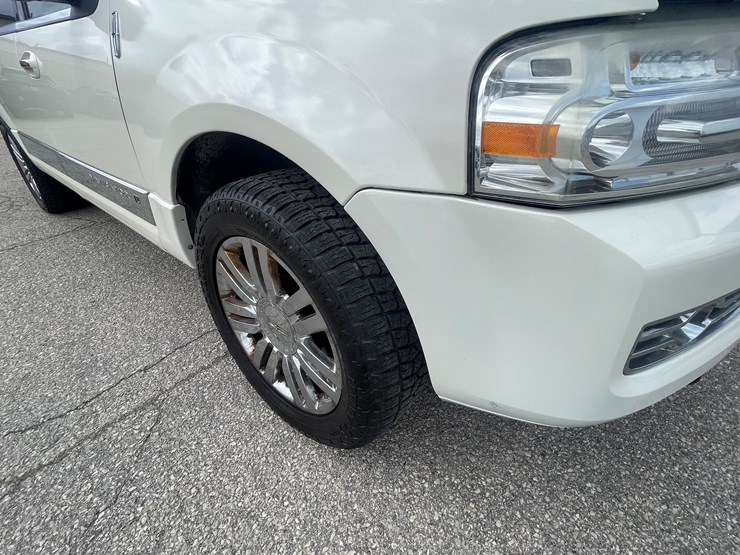 2008-lincoln-navigator-image-10