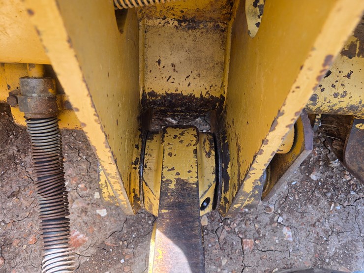 2001-caterpillar-953c-image-105