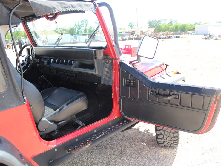 1993-jeep-wrangler-image-12