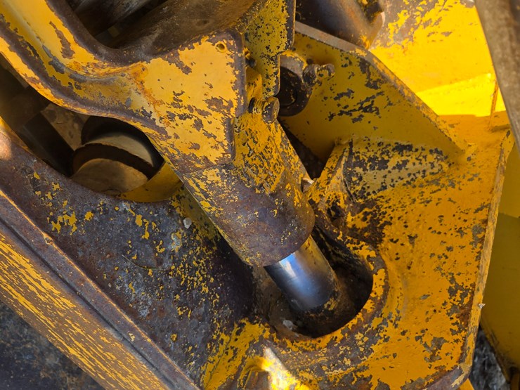 1998-deere-650g-image-44