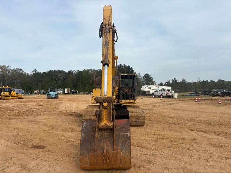 komatsu-pc200-image-5