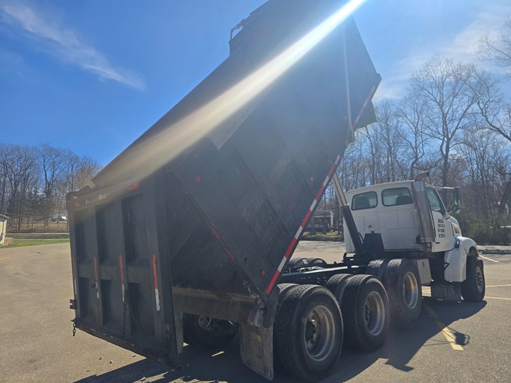 2001-sterling-l9500-image-31