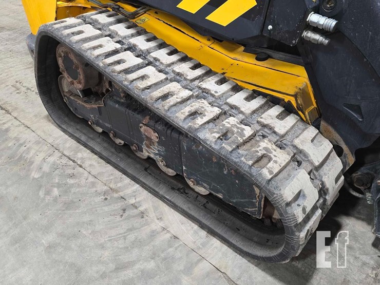 2022-jcb-3ts-8t-image-32