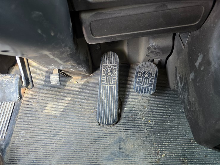 2007-kenworth-w900-image-69