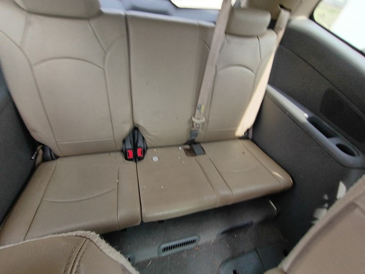 2011-chevrolet-traverse-image-59