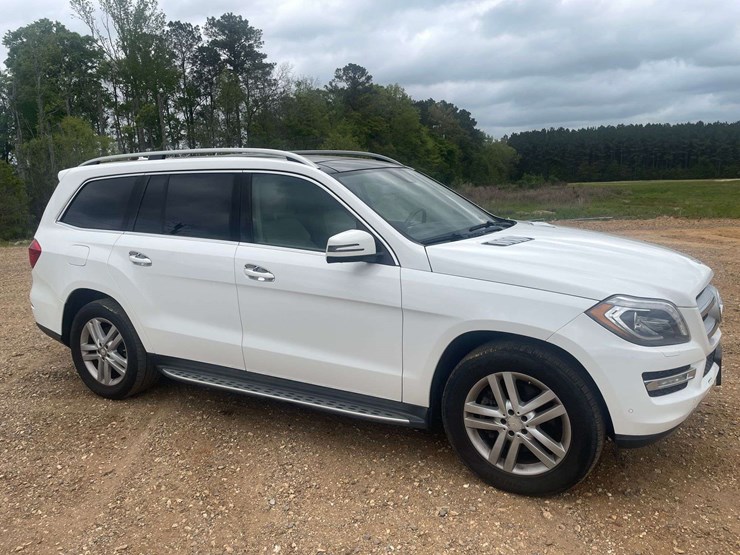 2014-mercedes-benz-gl450-image-4