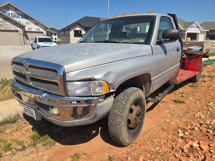 2000-dodge-ram-3500-image-1