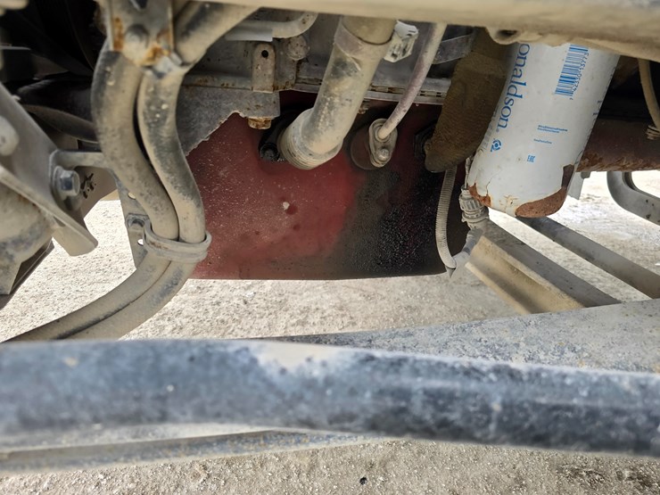 #22593-•-2016-mack-cxu613-pinnacle-sleeper-truck-image-25