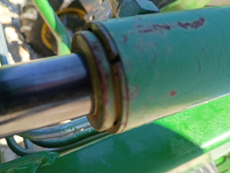 2013-john-deere-1025r-image-50