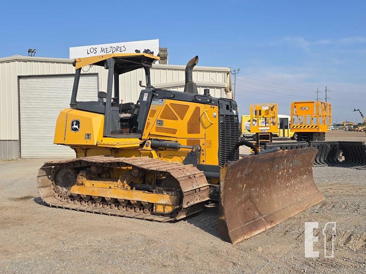 2016-deere-700k-lgp-image-2