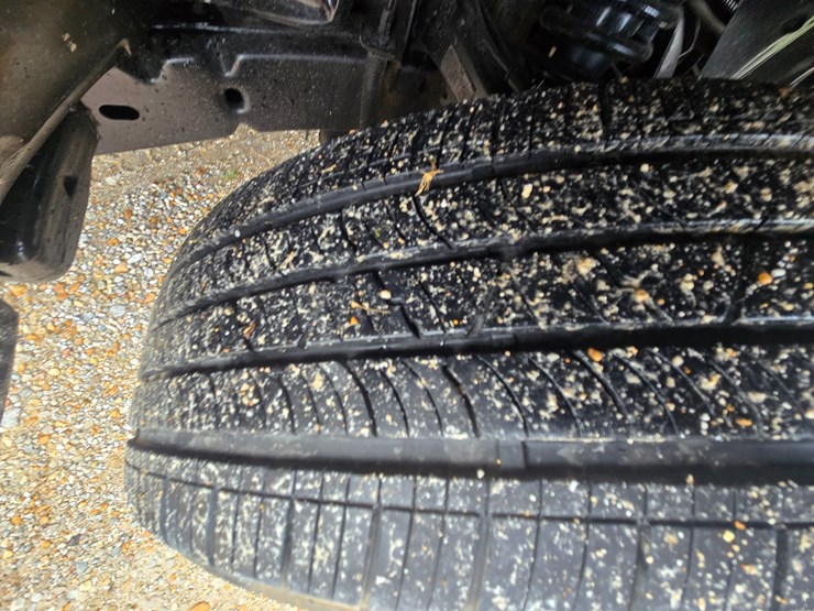 2011-chevrolet-colorado-image-60