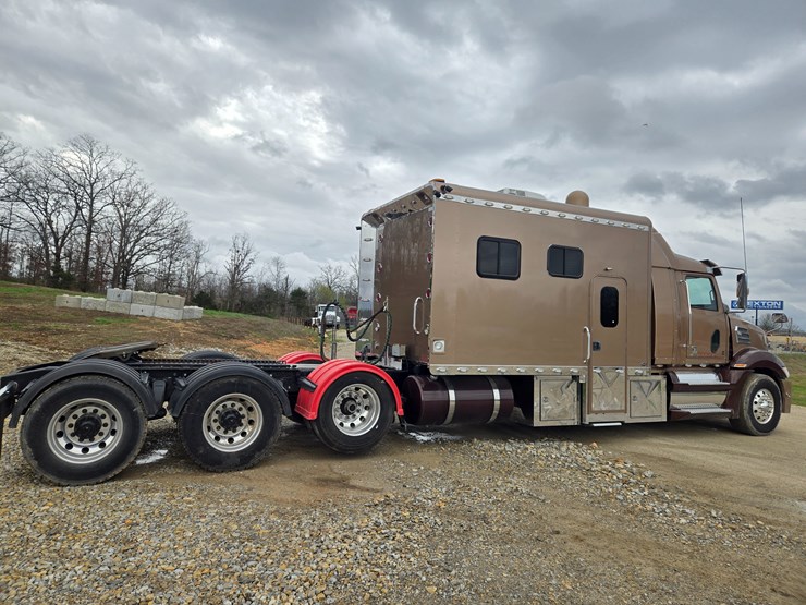 2017-western-star-5700xe-image-22