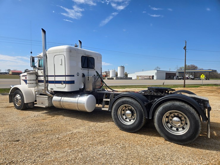 1996-peterbilt-377-image-12