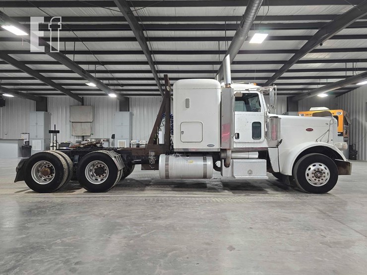 2008-peterbilt-388-image-6