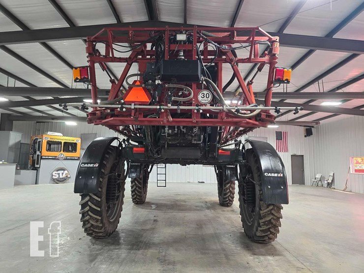 case-ih-patriot-3330-image-8