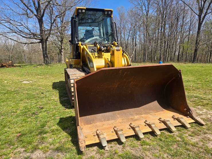 2014-caterpillar-953d-image-25