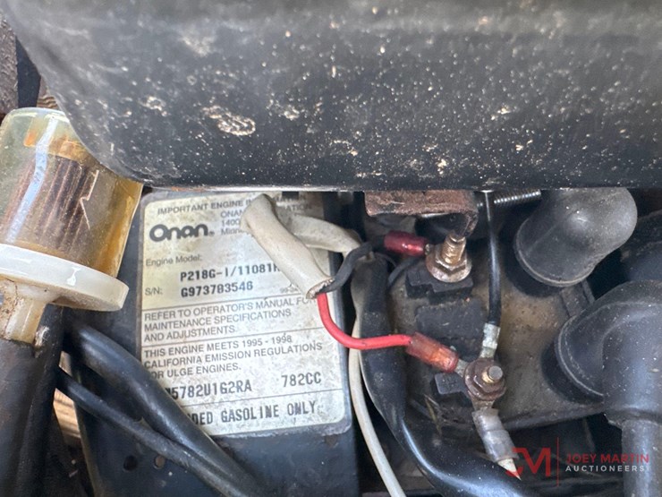 john-deere-318-image-10