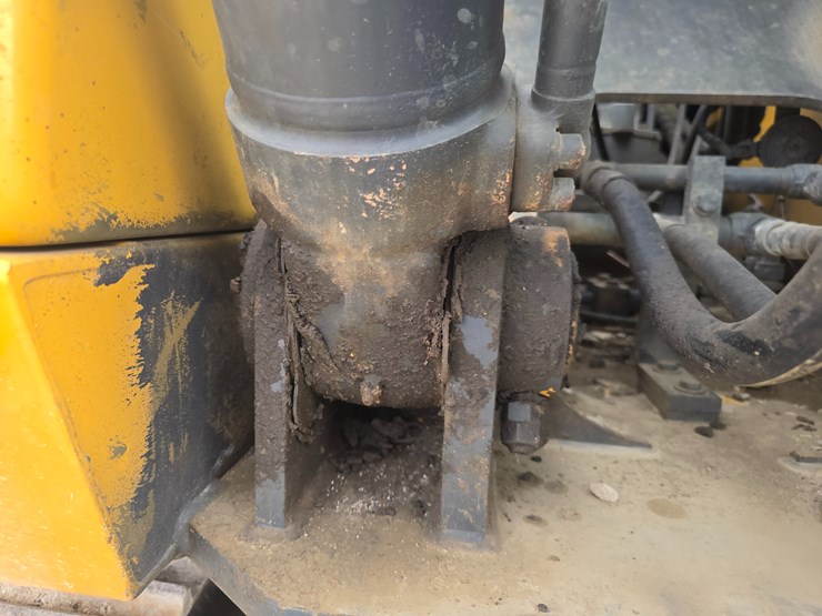 2013-deere-160g-lc-image-36