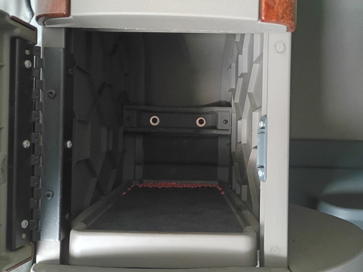 2009-freightliner-cascadia-125-image-73