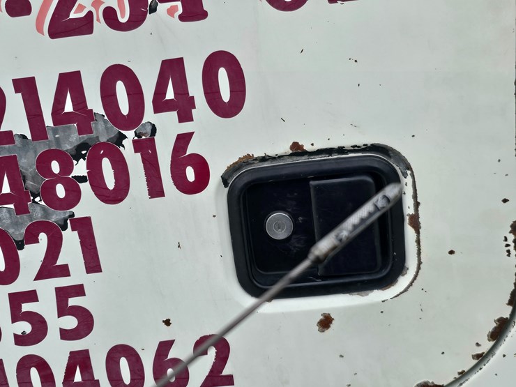 #22591-•-2007-mack-cv713-granite-roll-off-truck-image-38