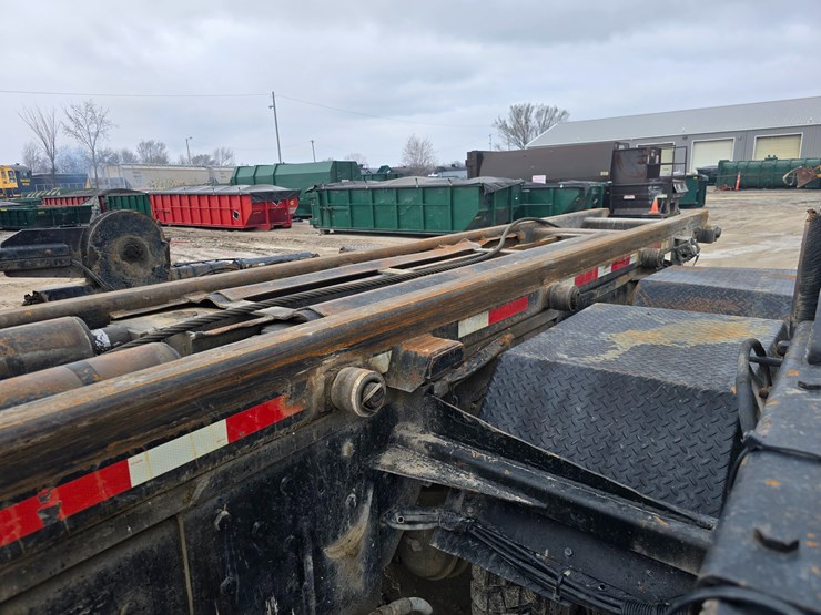 #22591-•-2007-mack-cv713-granite-roll-off-truck-image-71