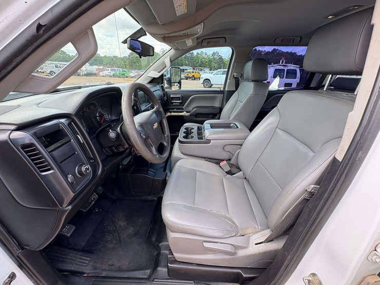 2019-chevrolet-2500-image-15