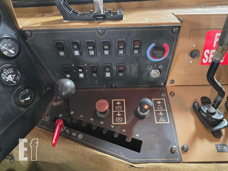 2006-caterpillar-615c-image-13